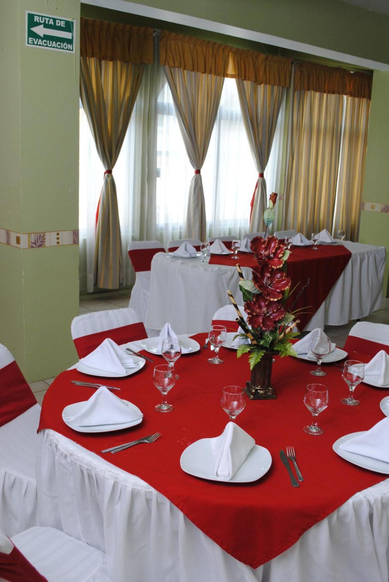 Hotel Arcos Del Parque Acayucan Bagian luar foto