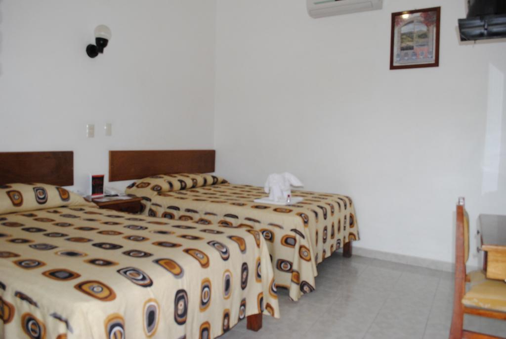 Hotel Arcos Del Parque Acayucan Ruang foto