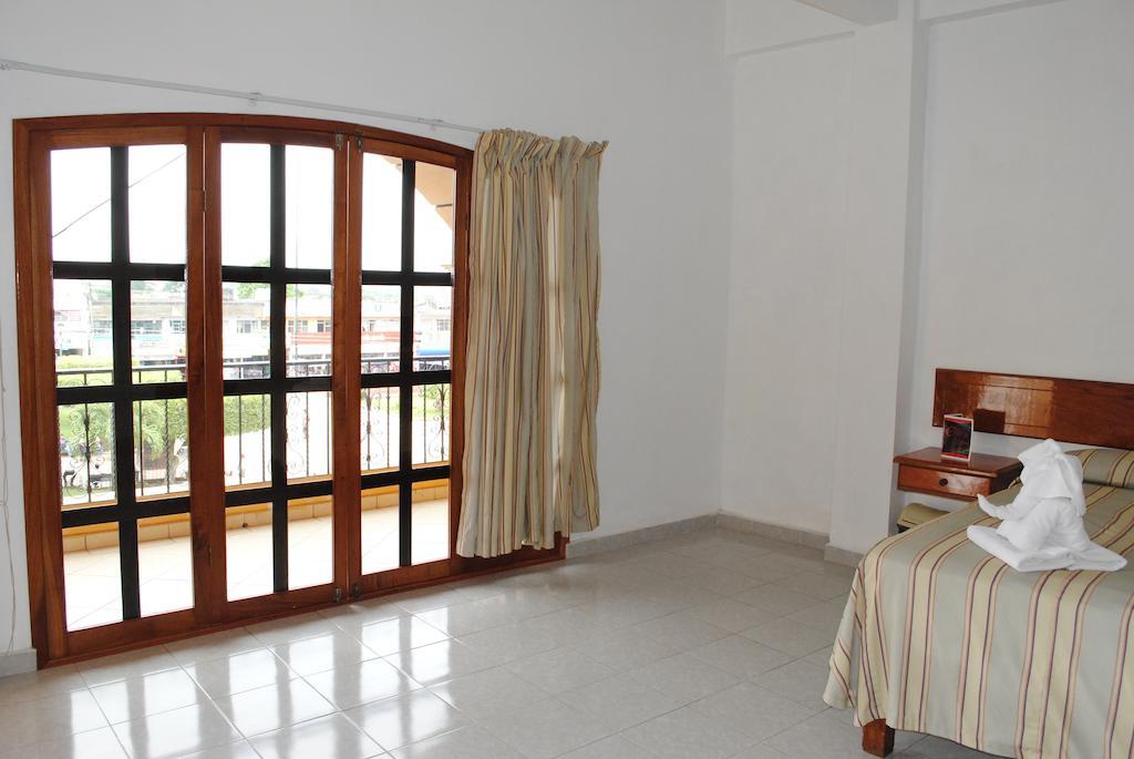Hotel Arcos Del Parque Acayucan Bagian luar foto