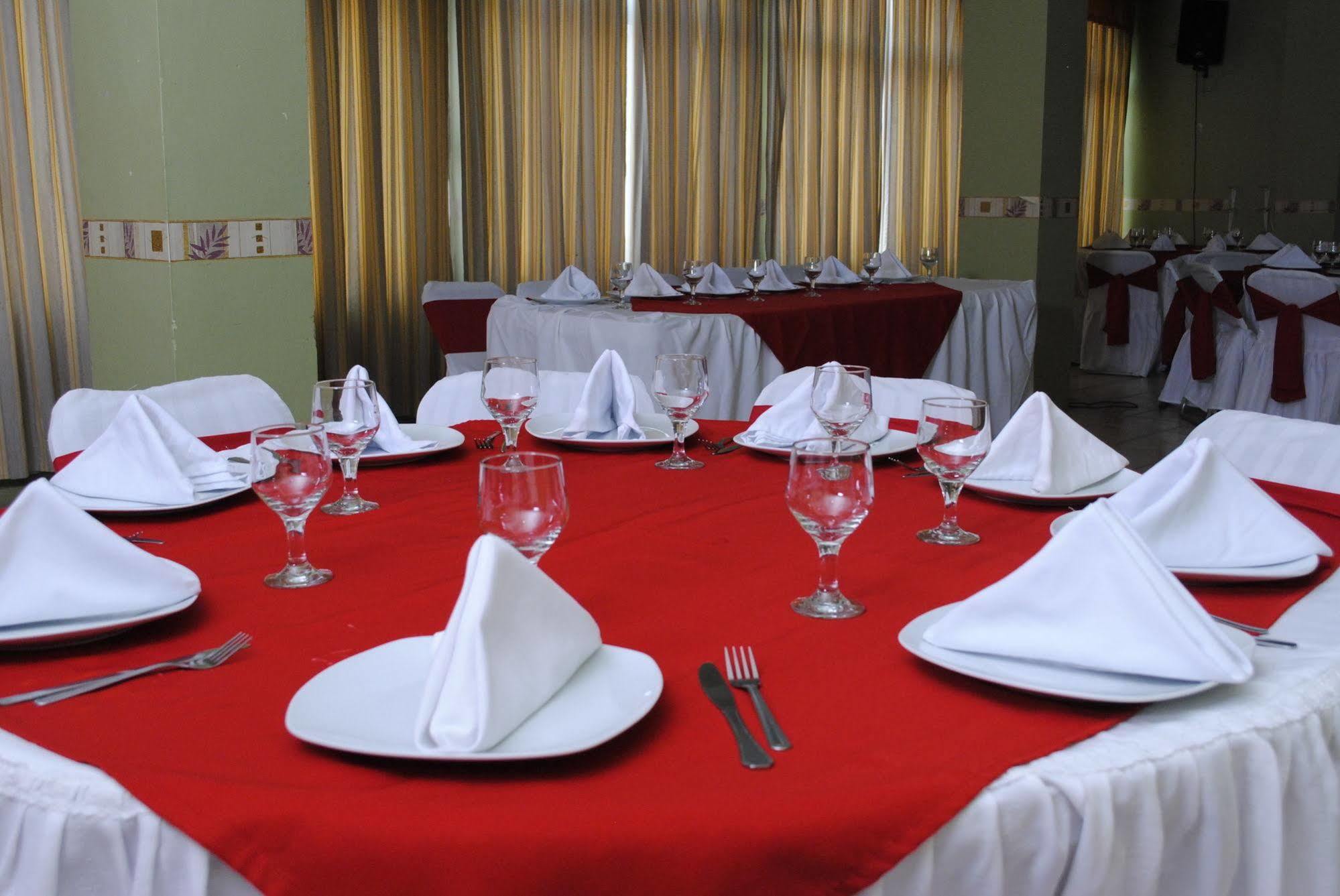 Hotel Arcos Del Parque Acayucan Bagian luar foto