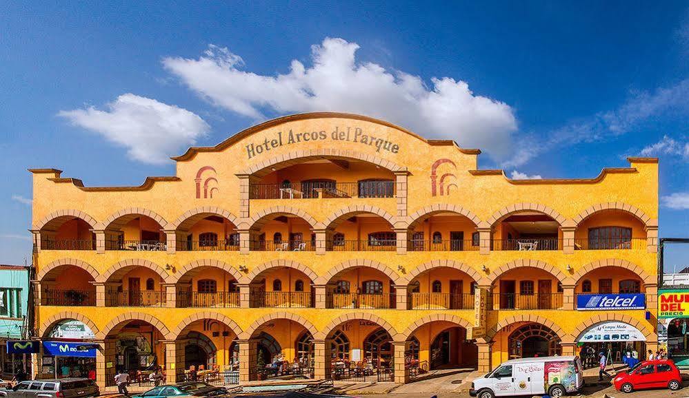 Hotel Arcos Del Parque Acayucan Bagian luar foto