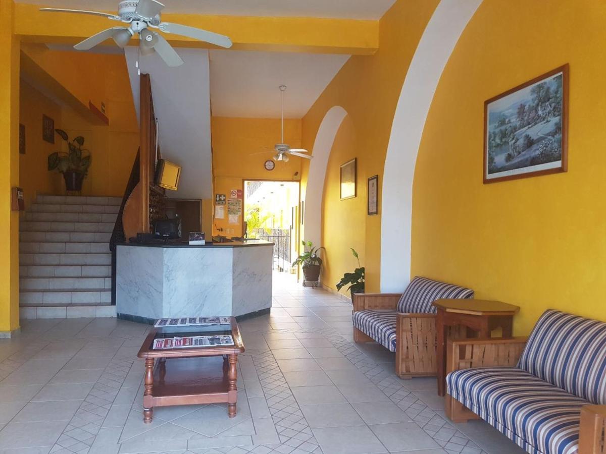 Hotel Arcos Del Parque Acayucan Bagian luar foto