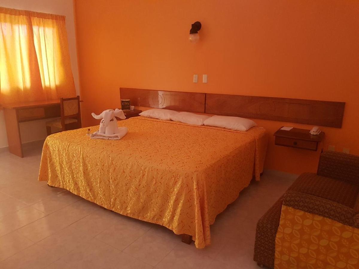 Hotel Arcos Del Parque Acayucan Bagian luar foto