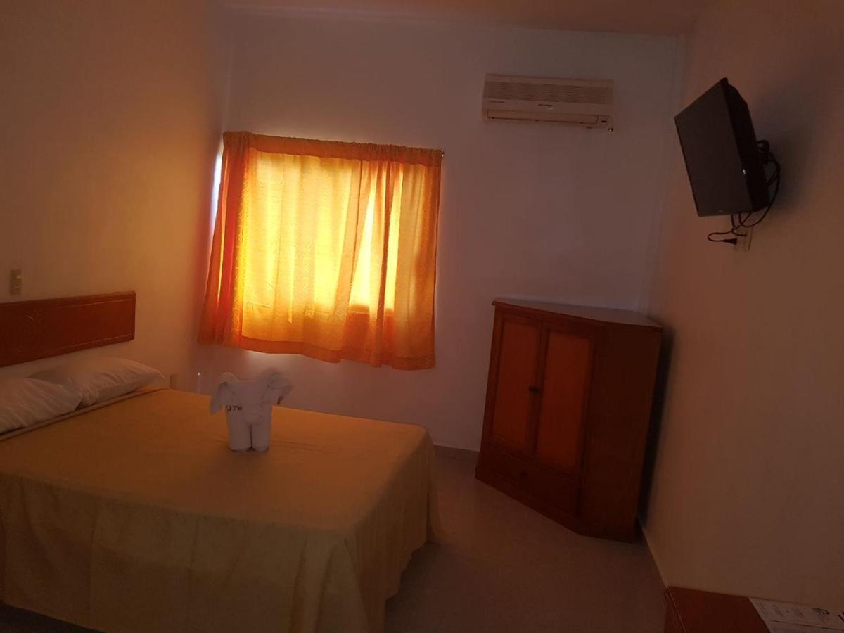 Hotel Arcos Del Parque Acayucan Bagian luar foto